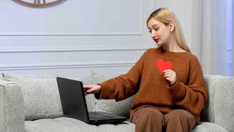 La IA y el amor: más del 25% de los solteros la usa para mejorar su vida amorosa
