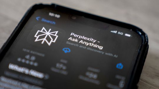 Apple estudia compra de Perplexity para reforzar estrategia en Inteligencia Artificial