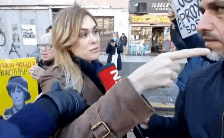 Escupieron a Lemoine en la marcha de jubilados y la policía la tuvo que rescatar