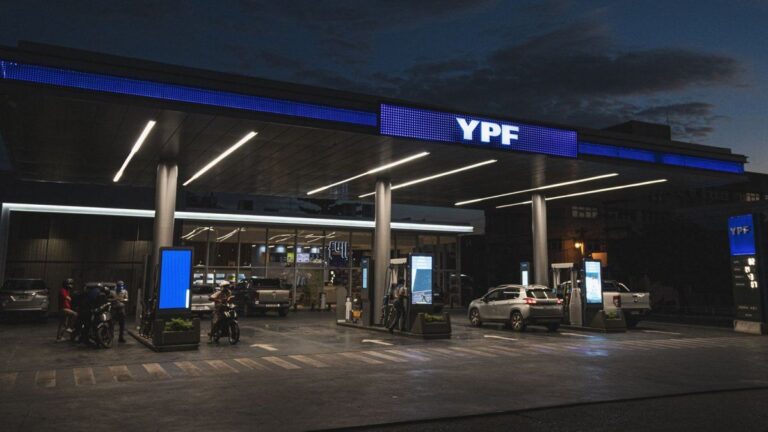 La Justicia de Nueva York ordenó a la Argentina a entregar el 51% de las acciones de YPF