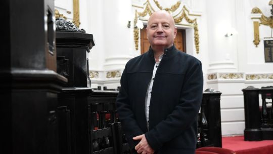 Petete Martínez: Es un mimo en medio de tanta hostilidad