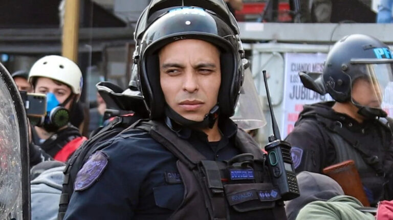Confirmaron el procesamiento del policía federal que gaseó a una niña de 11 años
