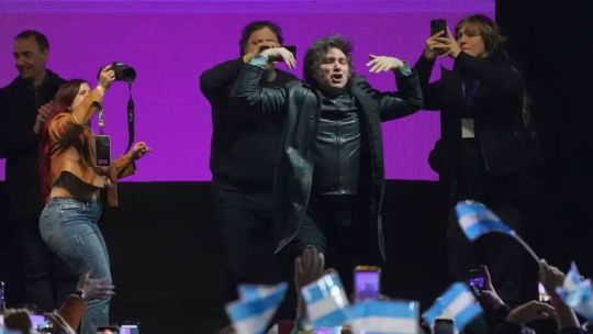Javier Milei irá al búnker de La Libertad Avanza para seguir los resultados de las elecciones
